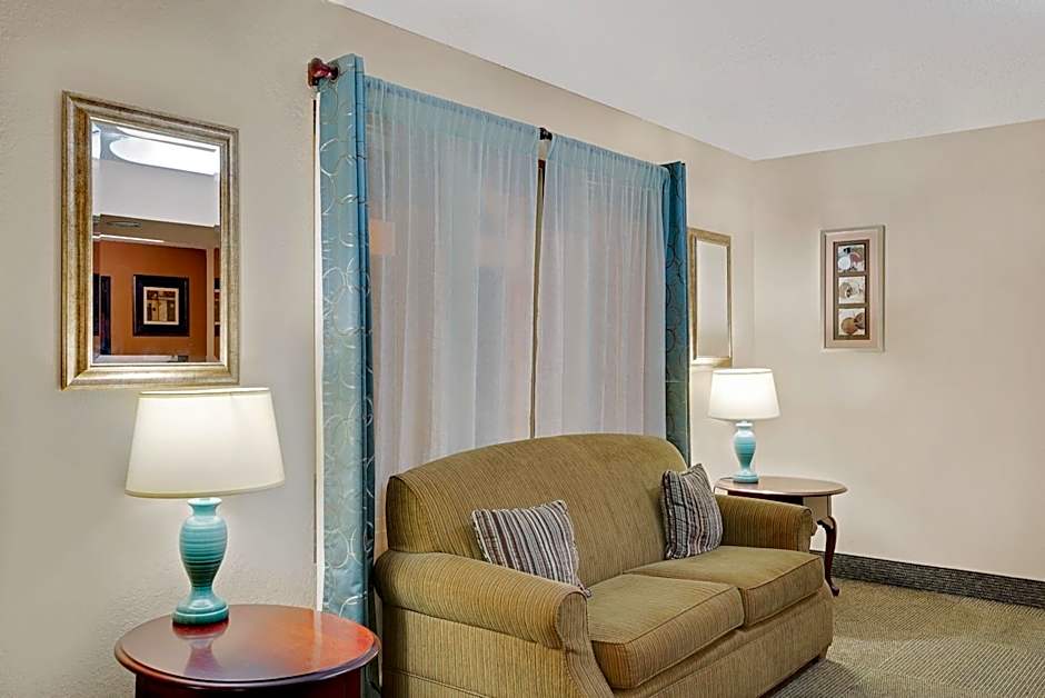 Super 8 by Wyndham Newburgh/West Point Stewart Intl Airport