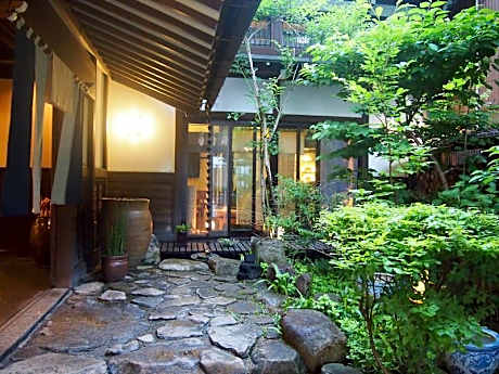 Japanese-Style Family Room - Non-Smoking
