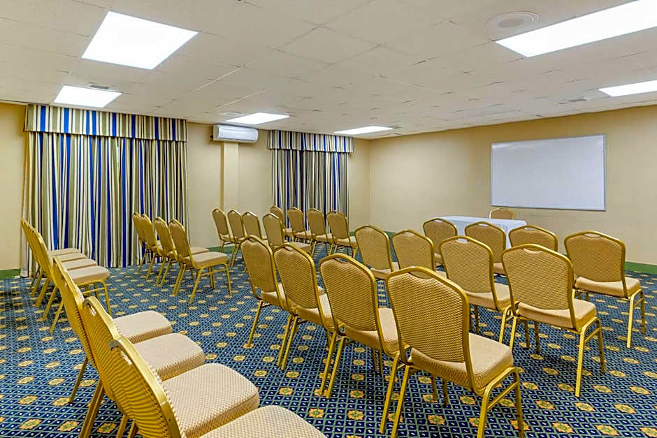 Quality Inn & Suites - Greensboro-High Point