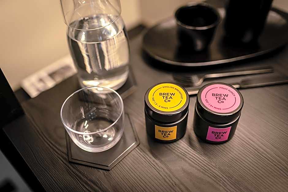 THE ADAMS - Self Check In Hotel