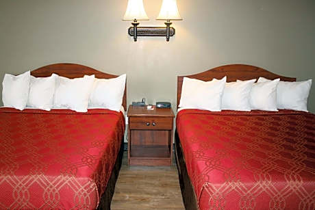 Deluxe Queen Room with Two Queen Beds - Non-Smoking