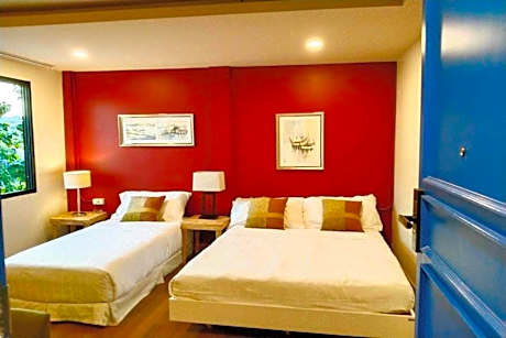 Deluxe Quadruple Room