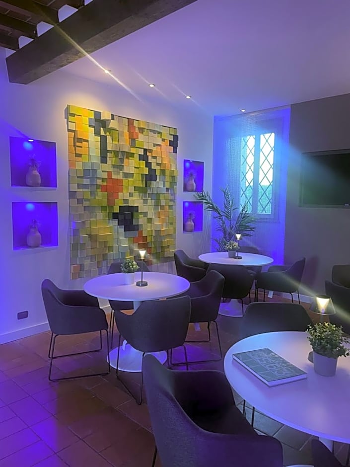 Confidence Hotel Ligabue