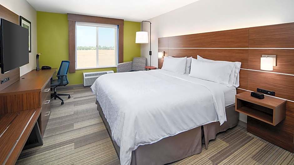 Holiday Inn Express Hotel & Suites Dinuba West By IHG