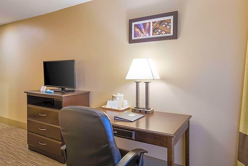 Quality Inn I-70 Near Kansas Speedway