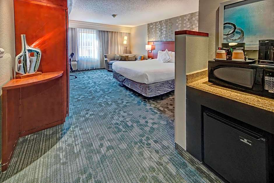 Courtyard by Marriott Alexandria