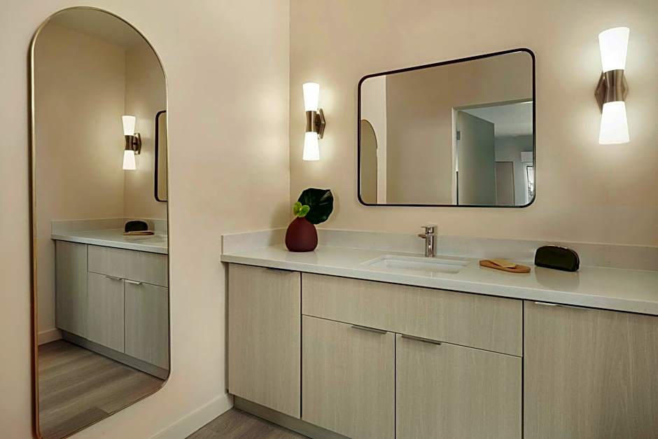 City Center Hotel by Kasa – Long Beach, CA
