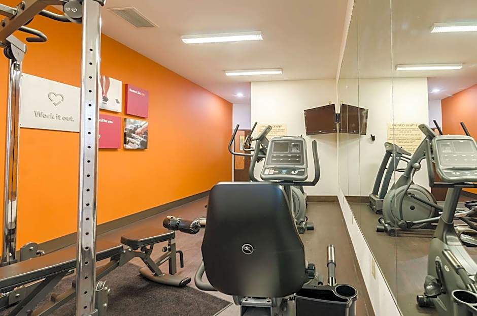  Comfort Suites Salina South