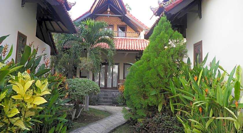 Tradisi Beach Front Villas