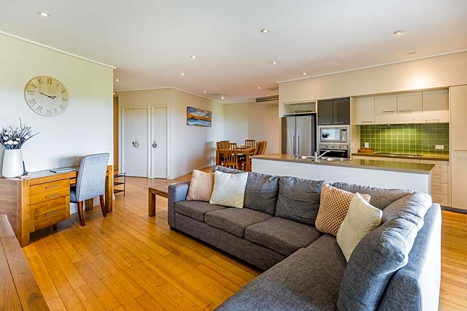 Loka Santi Penthouse 14 - Luxury Beachfront Escape with Sea View, Heated Pool, Steps from Main Beach