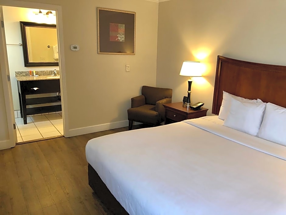 Blu Pacific Hotel