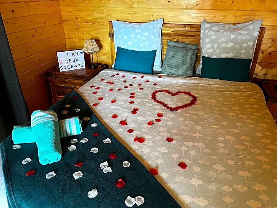 Les Chalets de Marie 974- Jacuzzi SPA privatif dans le chalet , sans vis à vis , vue mer