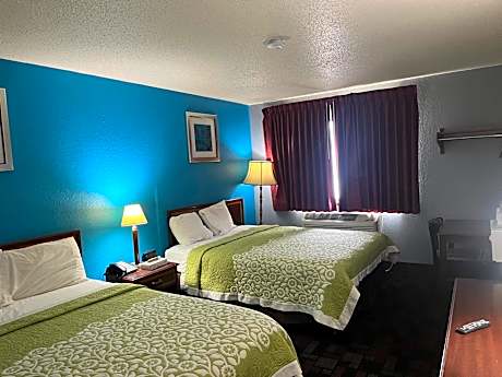 Queen Room with Two Queen Beds - Non-Smoking