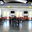 Days Inn & Suites by Wyndham Lubbock Medical Center