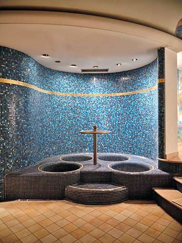 Cityhotel Goldener Adler B&B