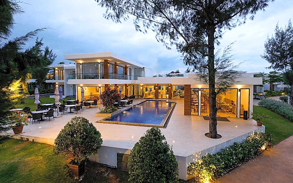 Saint Simeon Beach Residence