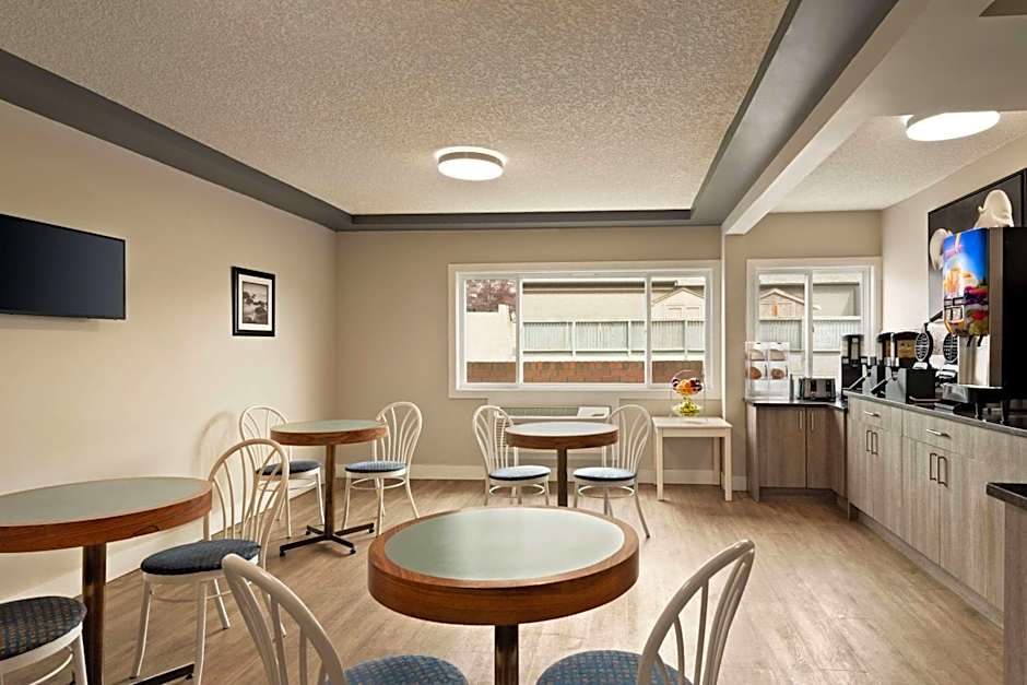 Travelodge by Wyndham Calgary South