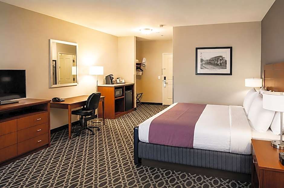 Bluemont Hotel