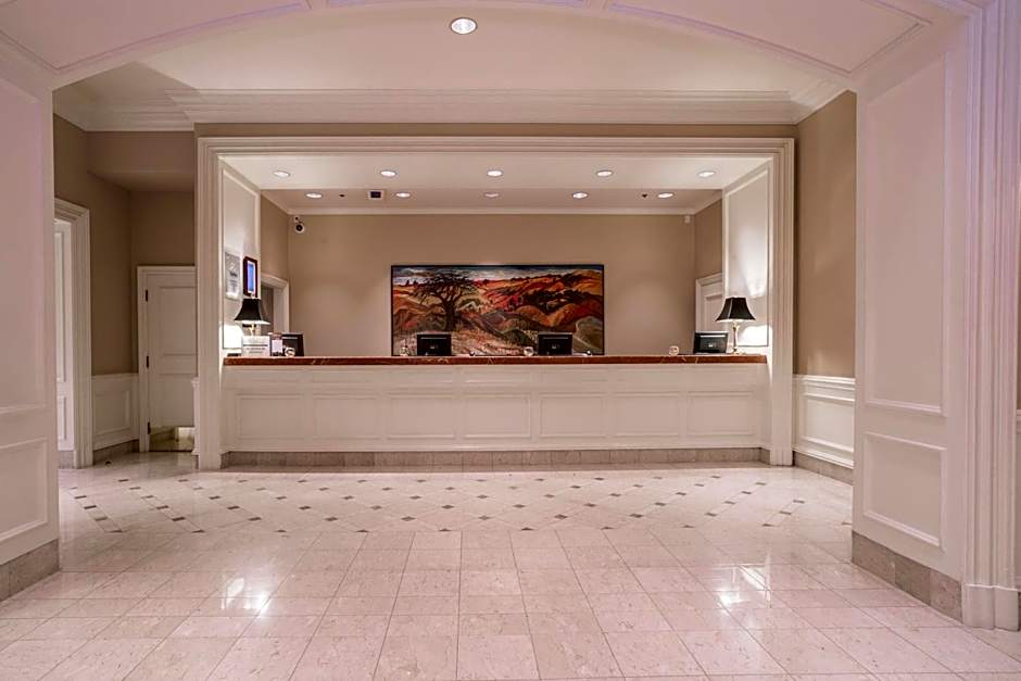 La Grande Residence at the Sutton Place Hotel