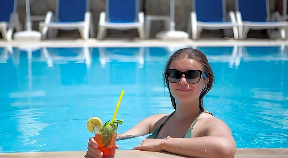 Lara Dinc Hotel