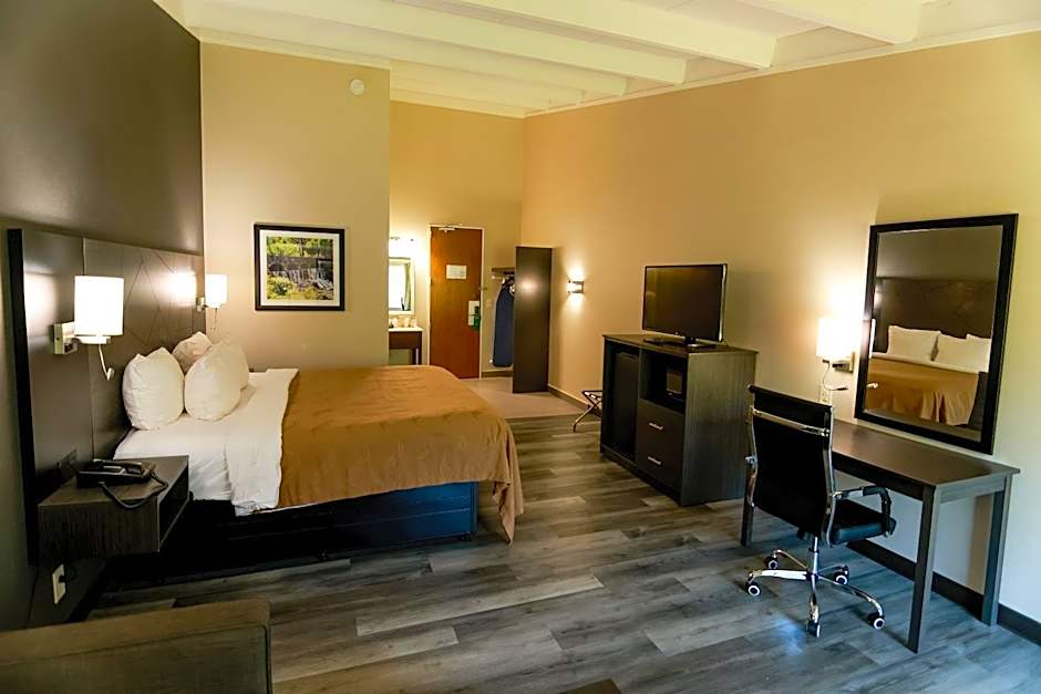 Quality Inn & Suites Danbury near University