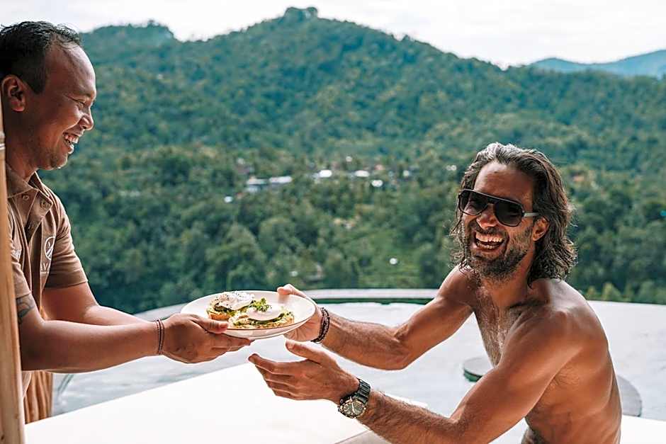 3 Bdr - Luxury Cliffside Bamboo Villa