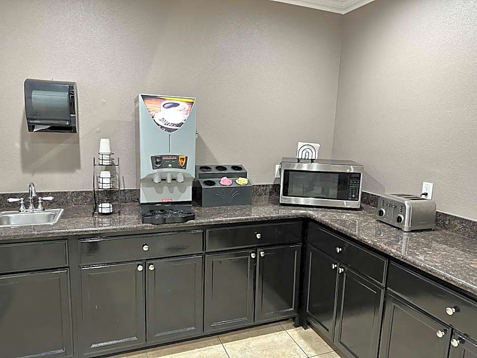 Studio 6 Suites Mesa AZ Near Downtown & Sloan Park