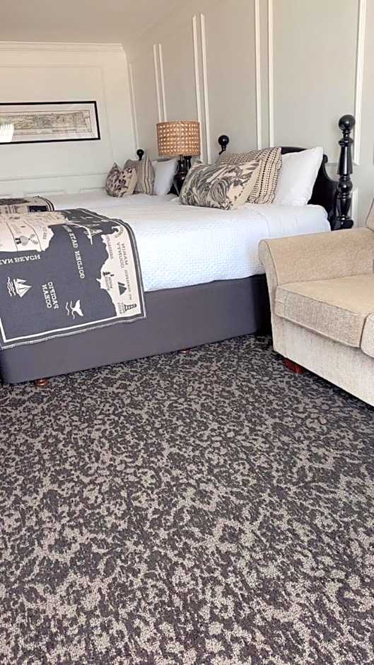 Cow Hollow Inn and Suites