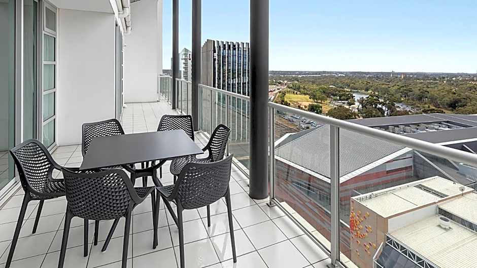 Oaks Adelaide Embassy Suites
