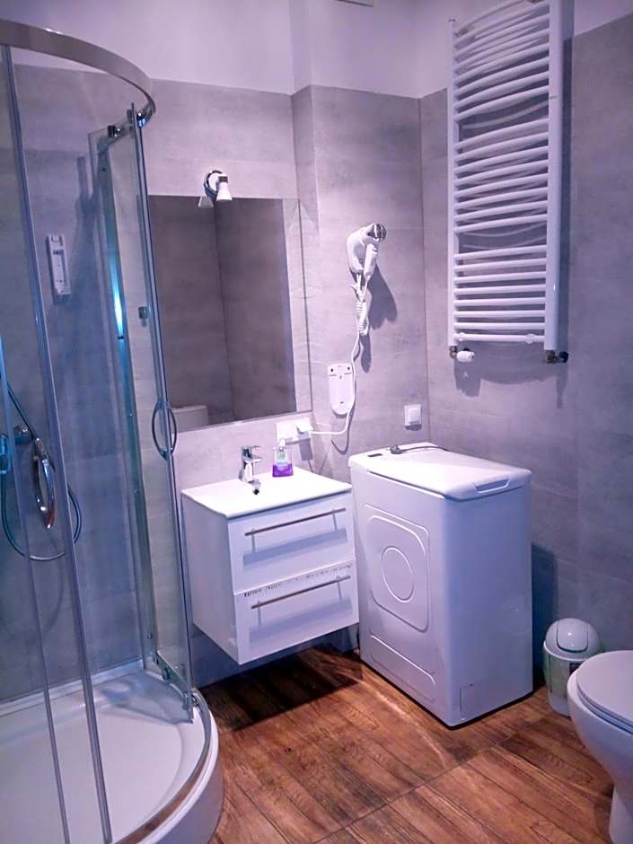 Hostel Tulip - pokoj 6 ze wspolna lazienka i kuchnia