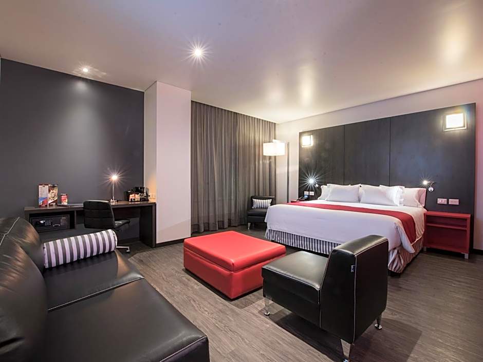 Photo 1 of 4 of Junior 1 King Bed Suite