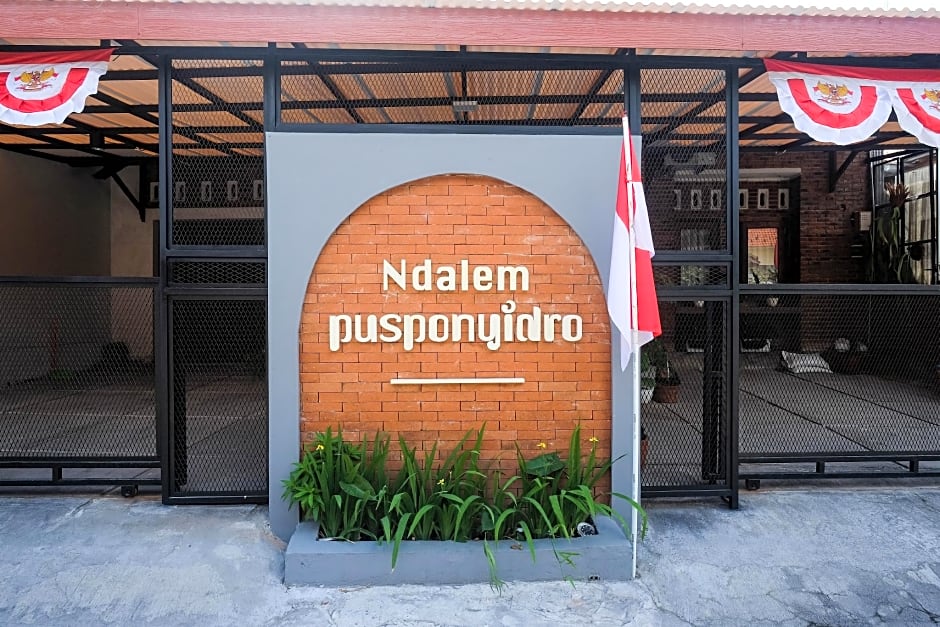 RedDoorz Syariah @ Ndalem Pusponyidro Klaten