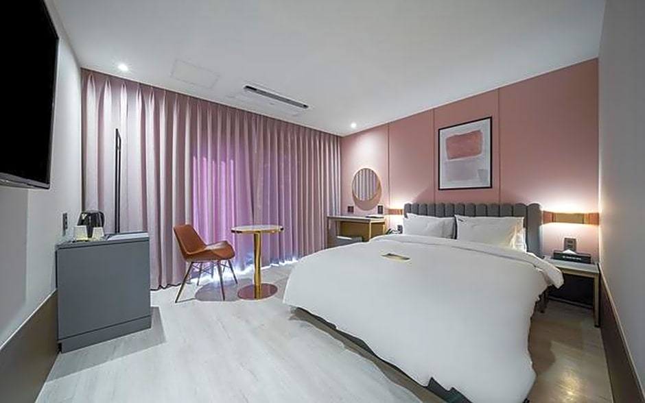 Brown Dot Gangneung Gyeongpo