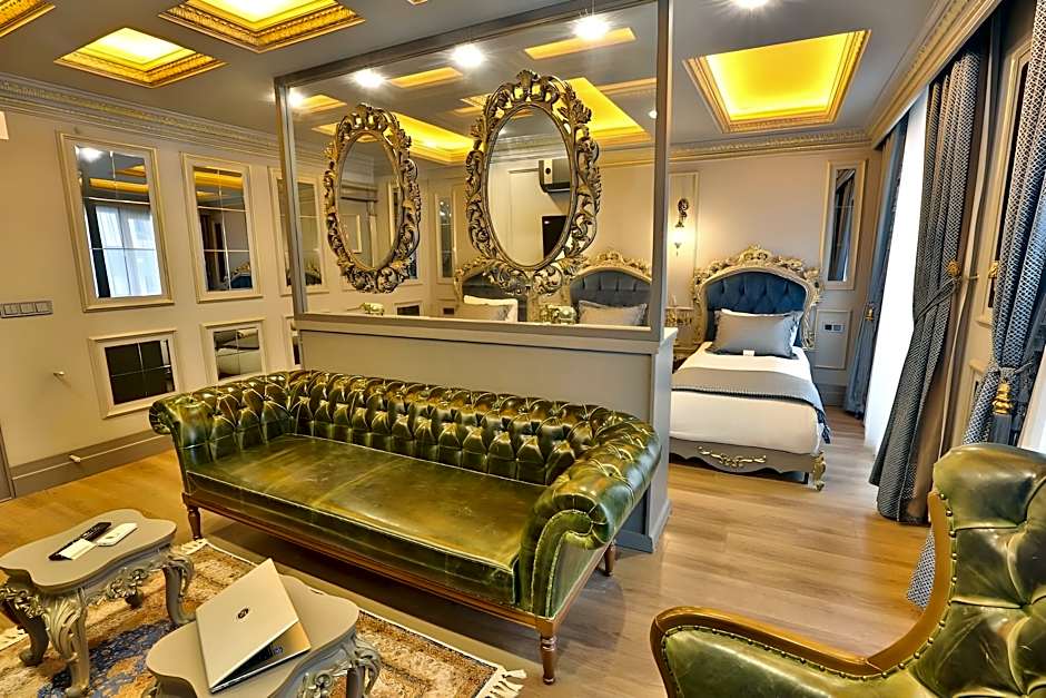 Real King Suite Hotel