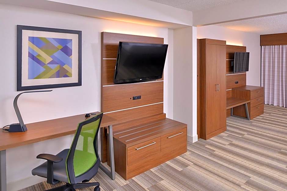Photo 1 of 6 of 2 Queen Beds with Sofabed Suite