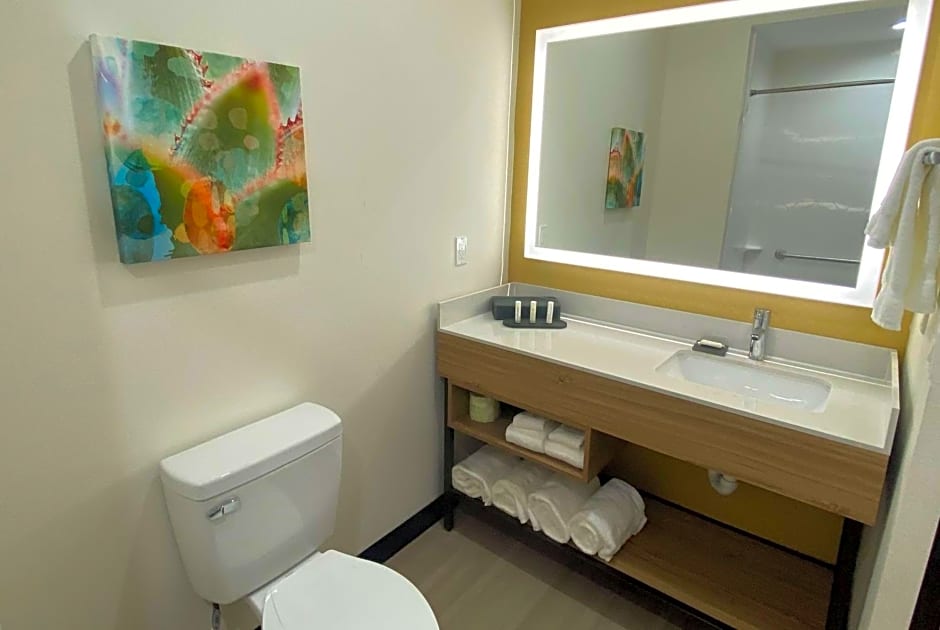 La Quinta Inn & Suites by Wyndham El Paso East Loop-375