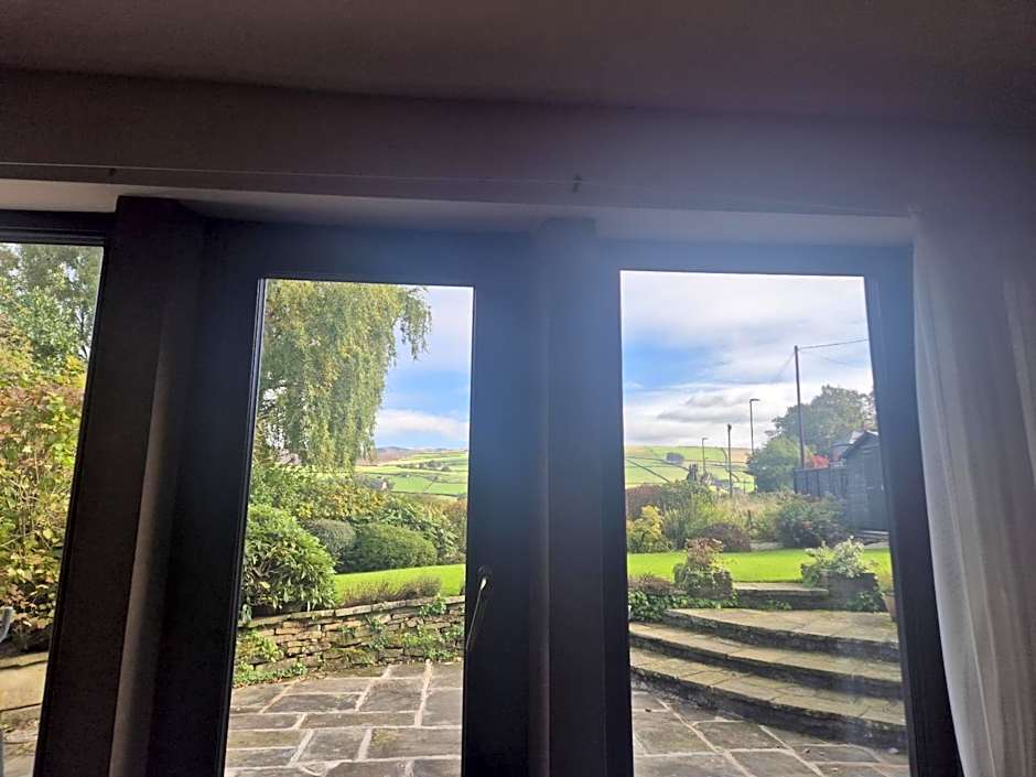 The Waltzing Weasel B&B