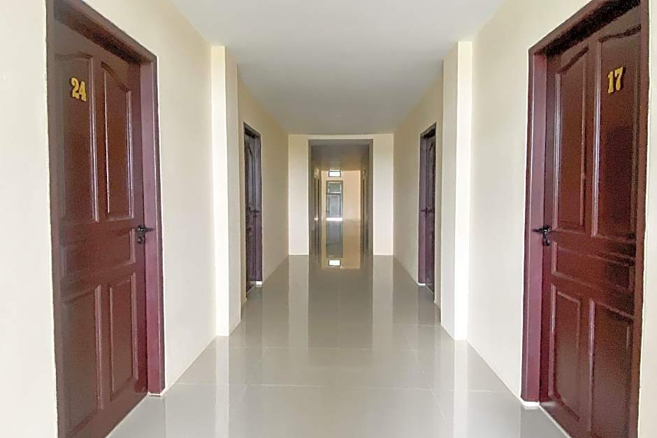 Grand House Kost By RedDoorz – Batam Island, SC