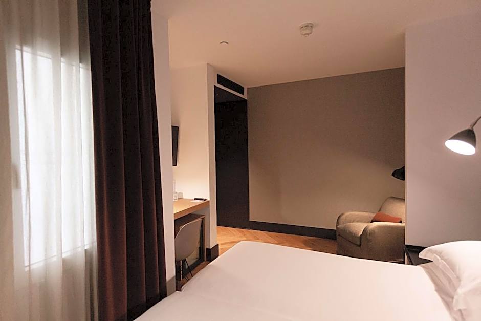 Alexandra Barcelona Hotel, Curio Collection by Hilton