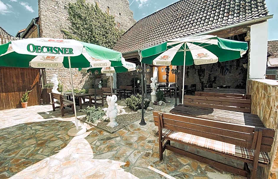 Landhotel "Schwarzach am Main"