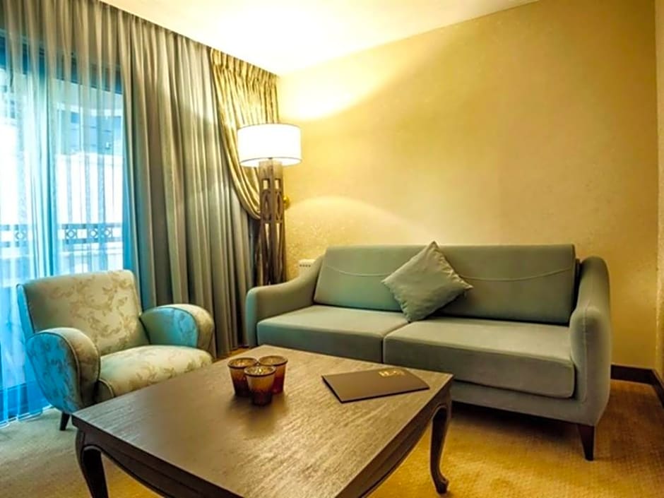 Cadence Design Hotel