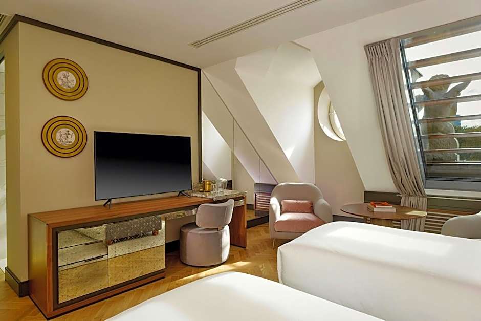 Hotel Verte, Warsaw, Autograph Collection