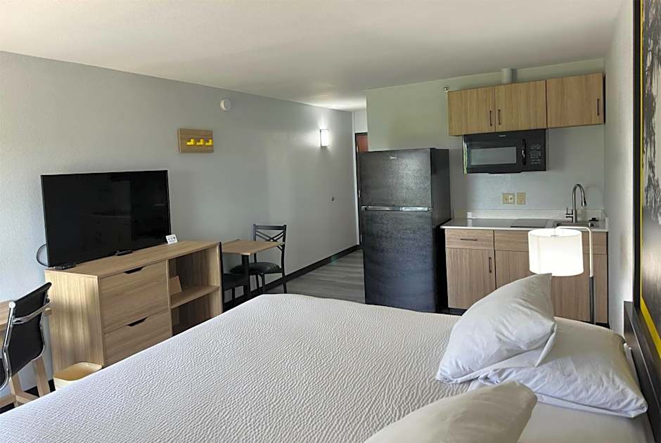 Super 8 by Wyndham Alexandria LA