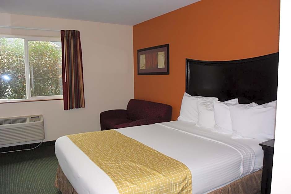 Travelodge Suites by Wyndham Newberg 