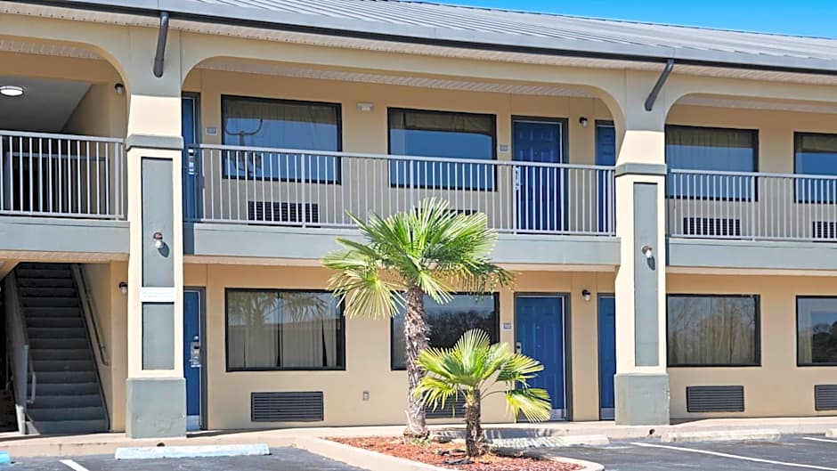 Motel 6 Prattville AL