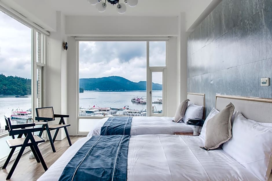 Shui Yang Lakeview House with Elevator