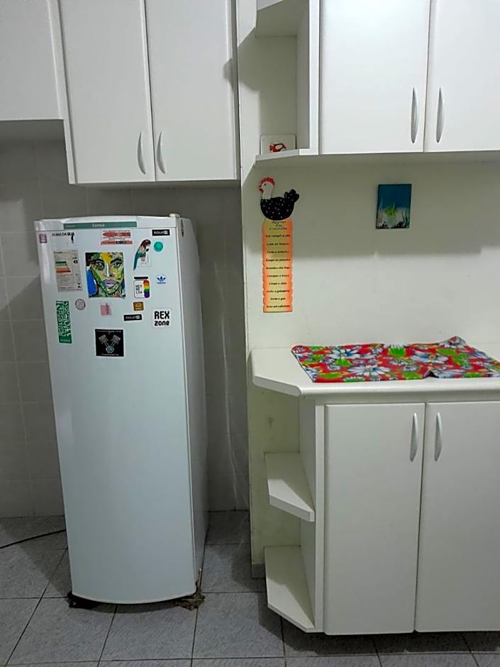 Flor Casa 2 dorms com ar, churrasqueira, cond fech, piscina