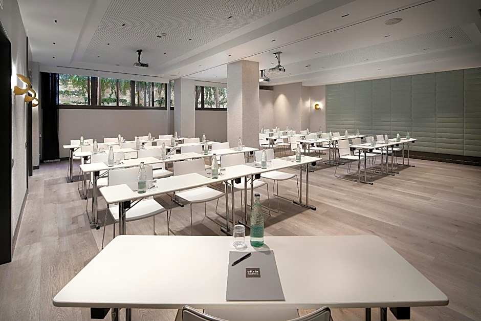 Olivia Plaza Hotel