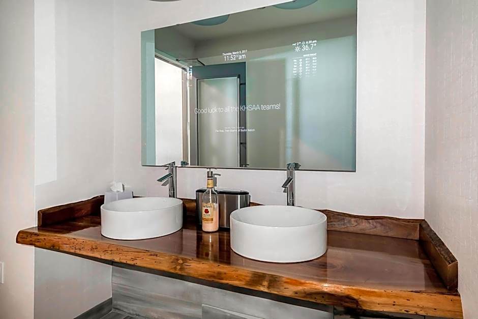 Aloft Newport on the Levee