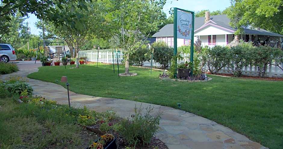 Granbury Gardens Bed and Breakfast